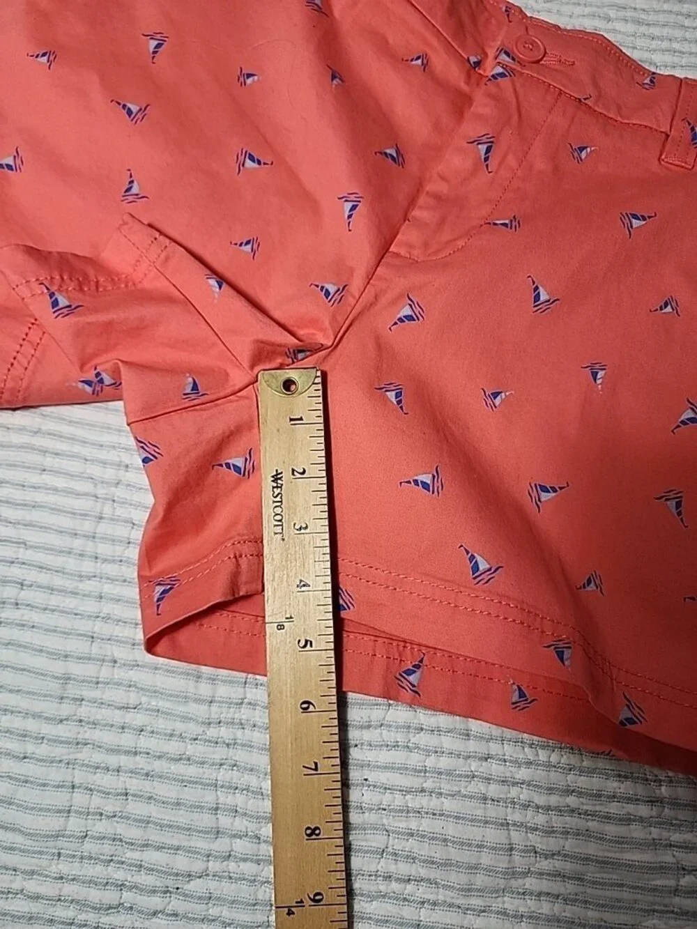 MAGELLAN SHORTS WOMENS 12 Coral SAILBOATS Novelty Print Nautical EUC Beach Vacay